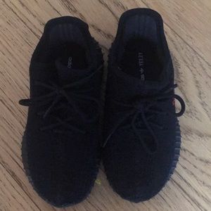 yeezy boost 350 v2 black toddler